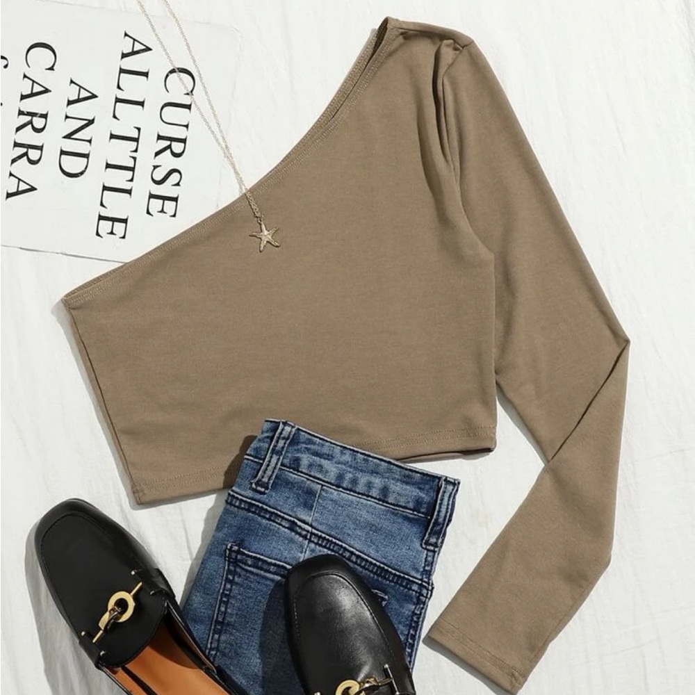 Brownish cropped top long sleeve off the shoulder